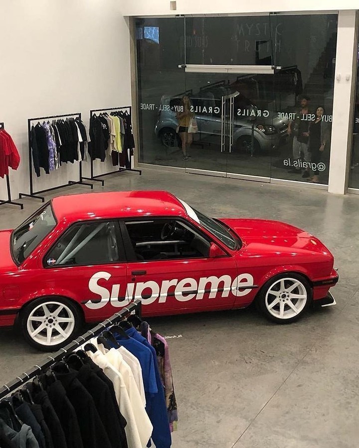 올라타서 즐기는 슈프림🚗 이미지