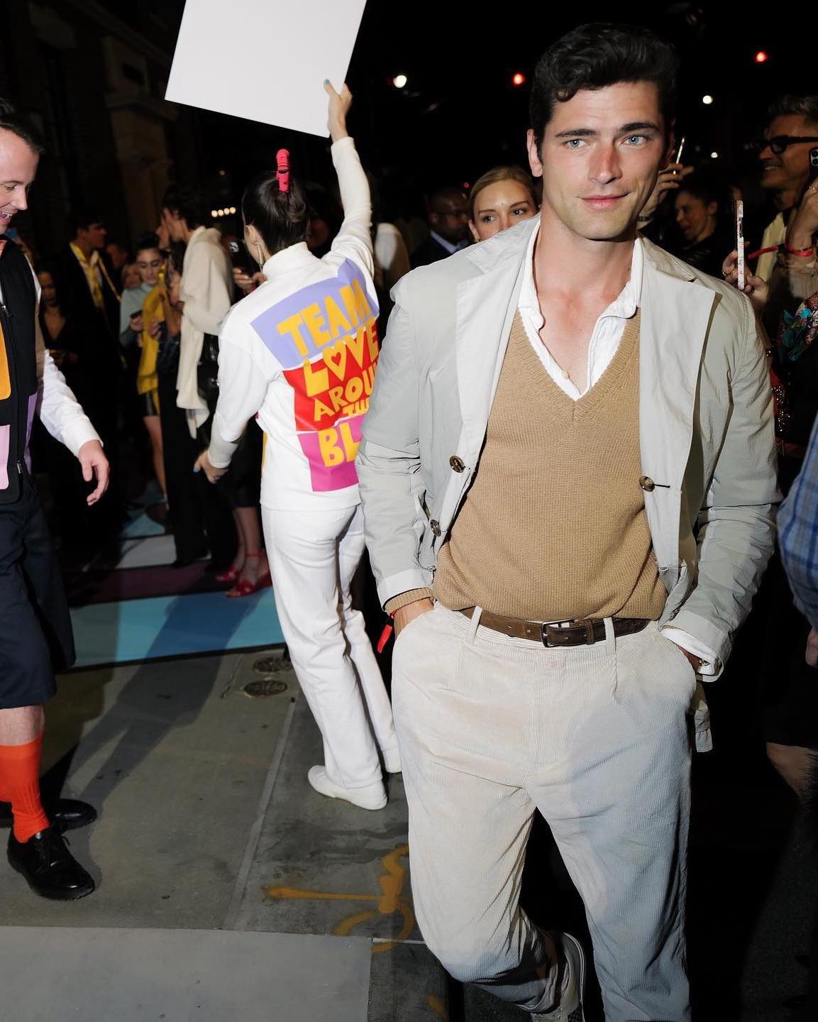 분위기 낭만갑 모델 션 오프라이💥 이미지