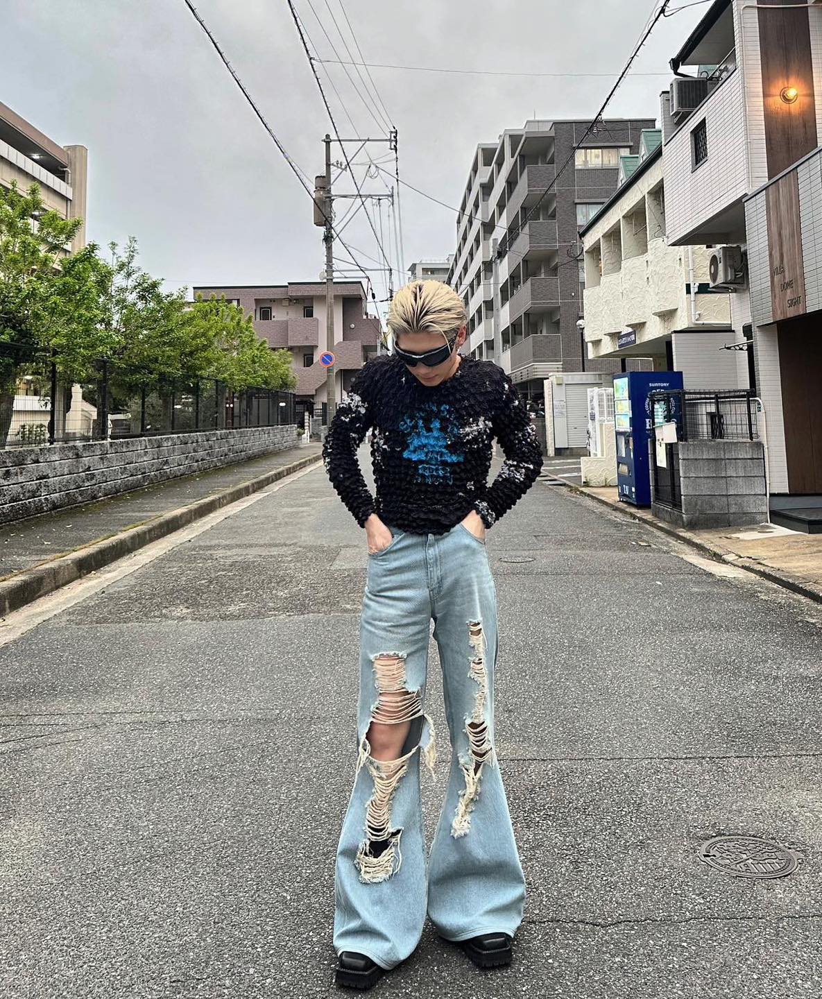 점점 더 과감해지는 부츠컷 라인👀 이미지6