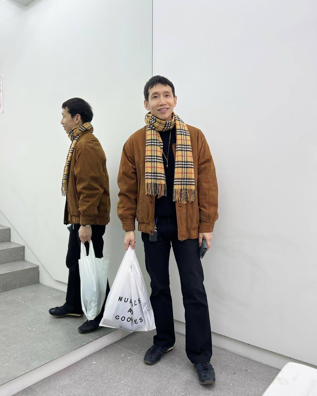 체크머플러로 여며주자🧣 이미지