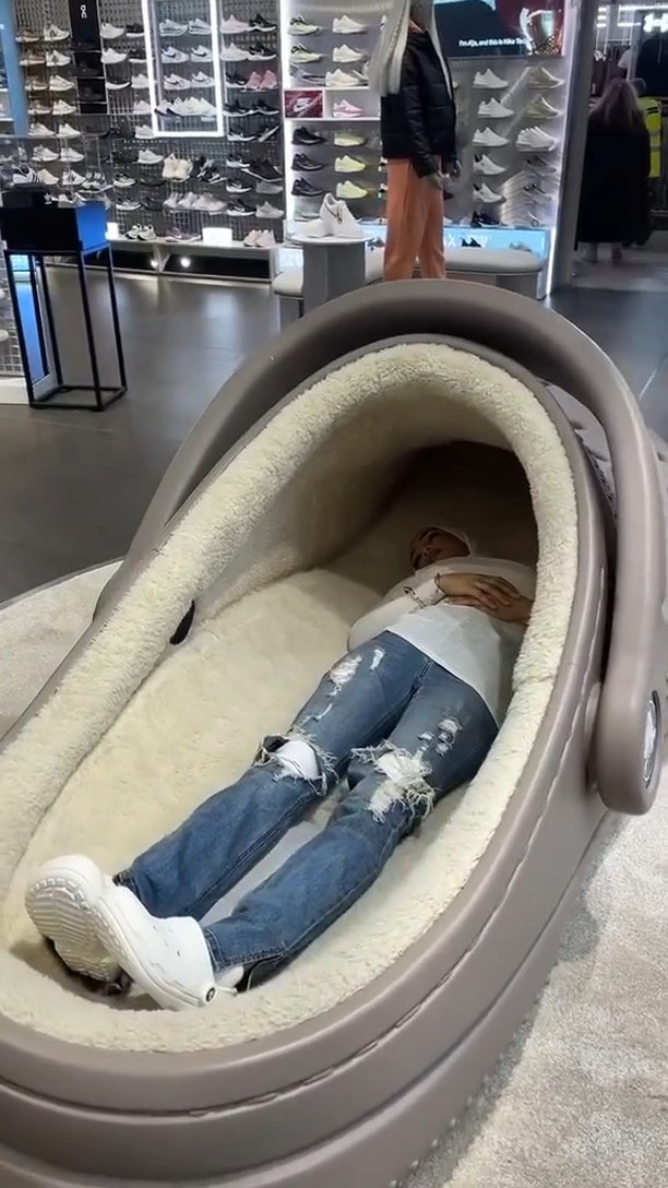 크록스는 포근해🥱누워서 자고 싶을 만큼😴 이미지