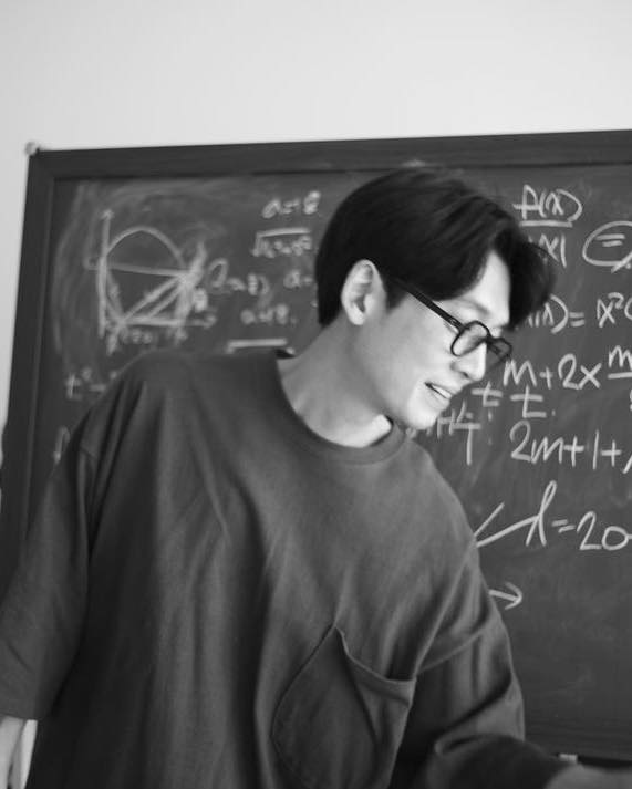 안경코디는 일타강사 경호형 참고🤓 이미지9