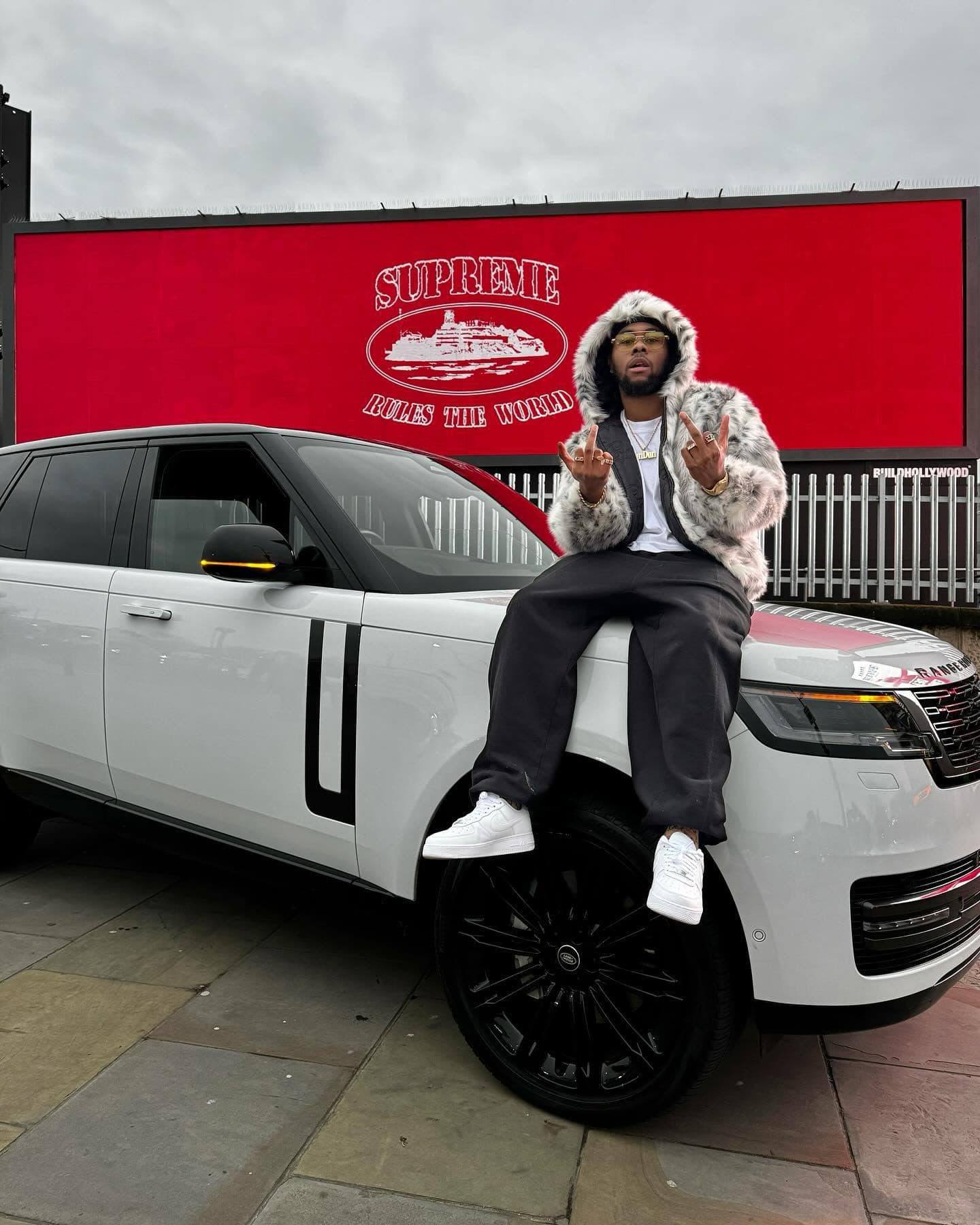 공식 뜬 슈프림X코르테즈🇺🇸🇬🇧 이미지