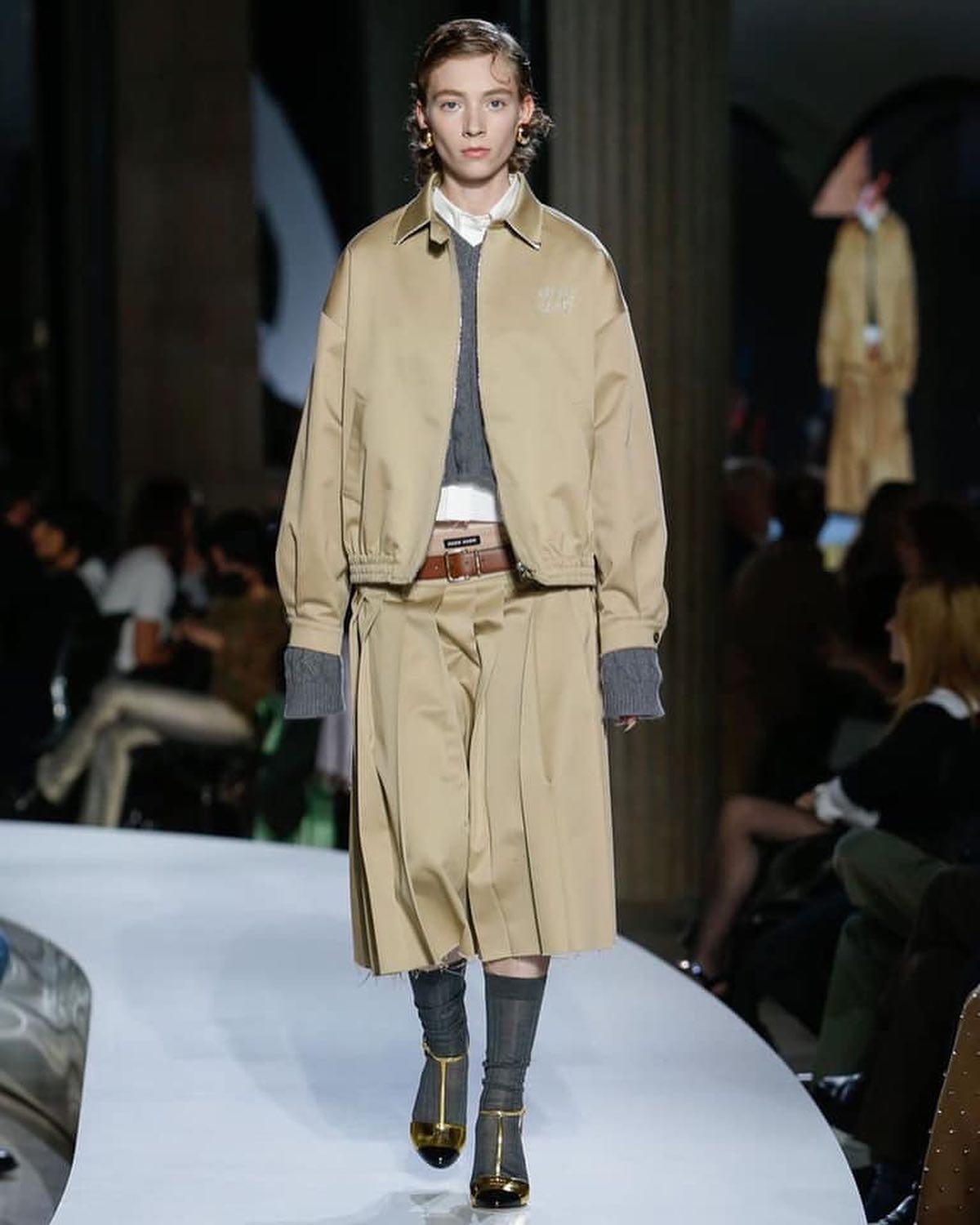 로우 웨이스트가 돌아왔다🧡 이미지5