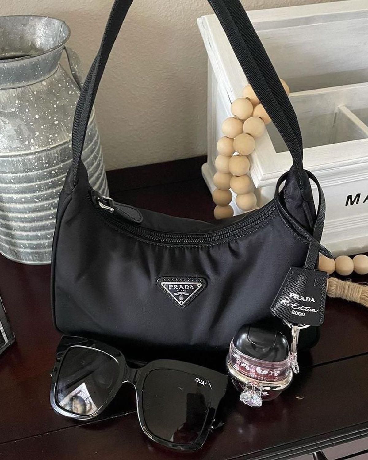 앙증맞은 프라다 미니백의 매력🖤 이미지6