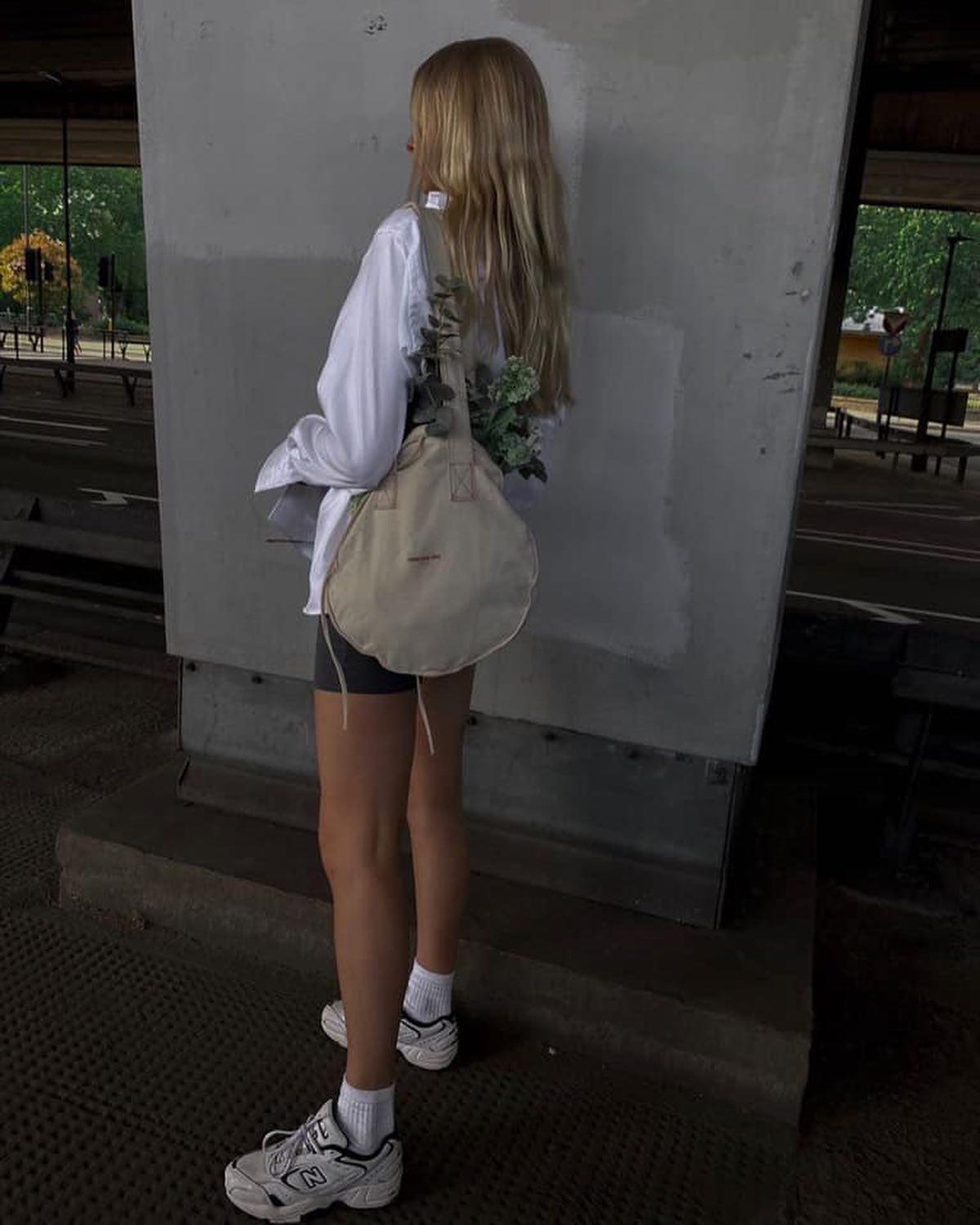 에코백으로 심플하게🌱🤍 이미지2