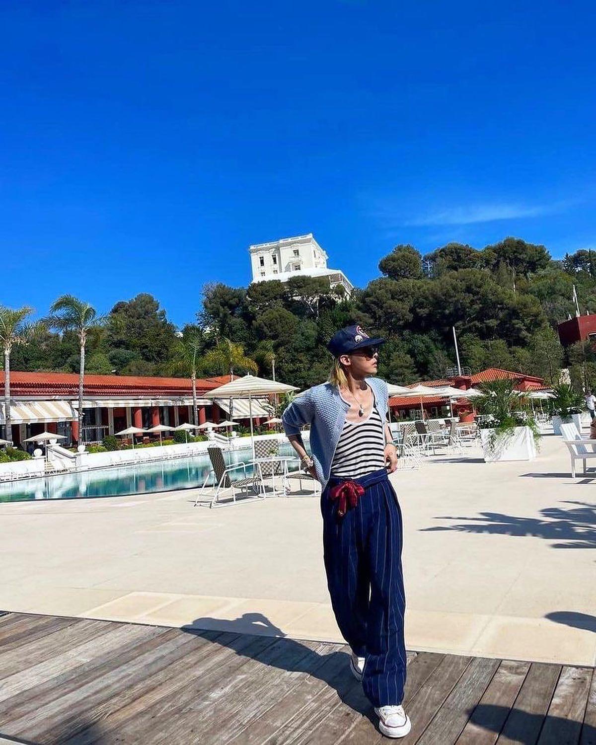 여자보다 예쁜 샤넬핏💙지용오빠 이미지9