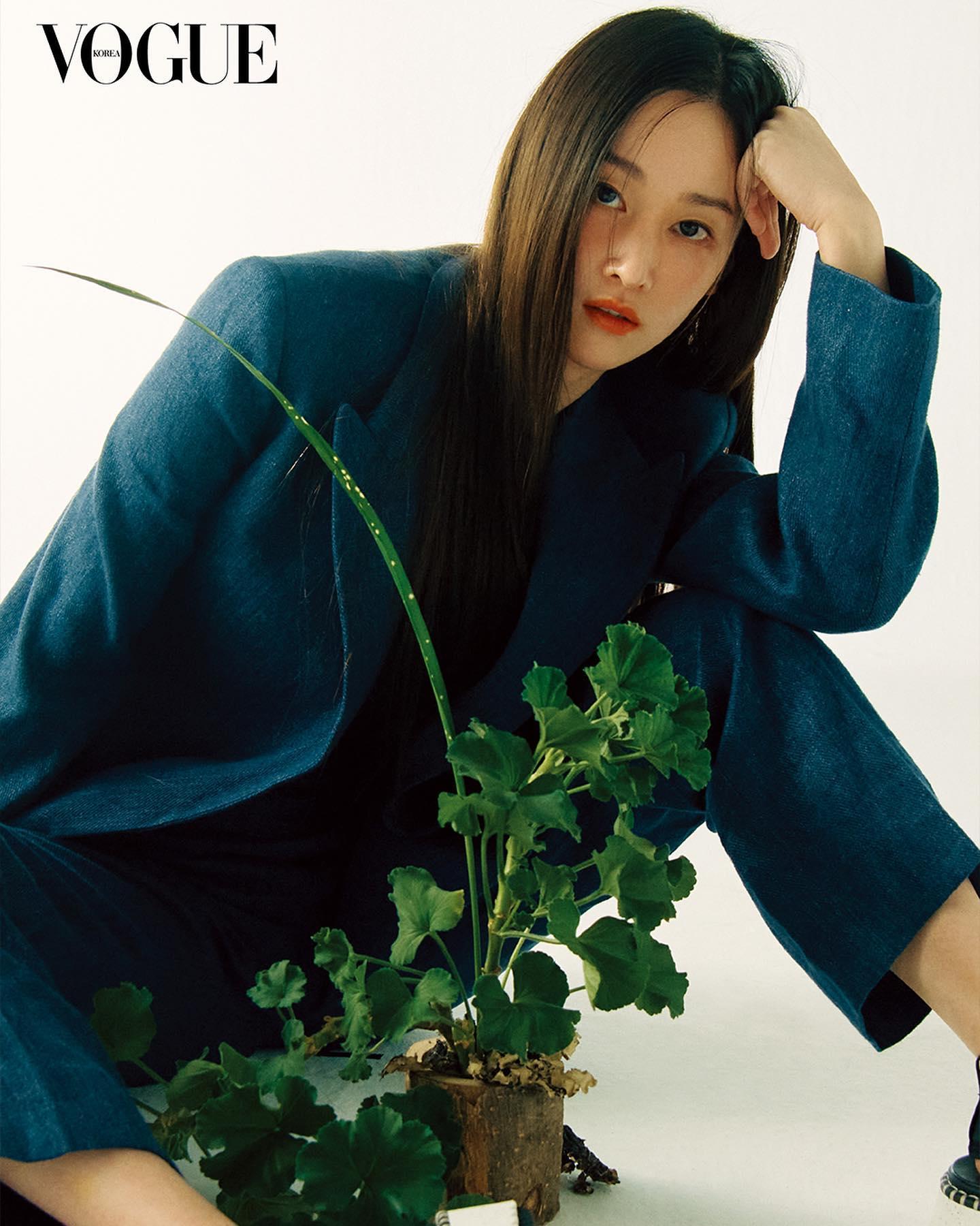 분위기 압도🎭🏠종이의 집 강도단⁣
장윤주 & 전종서 x 끌로에🧐❤️멋진 조합 잔뜩@기대중 #광고 이미지5