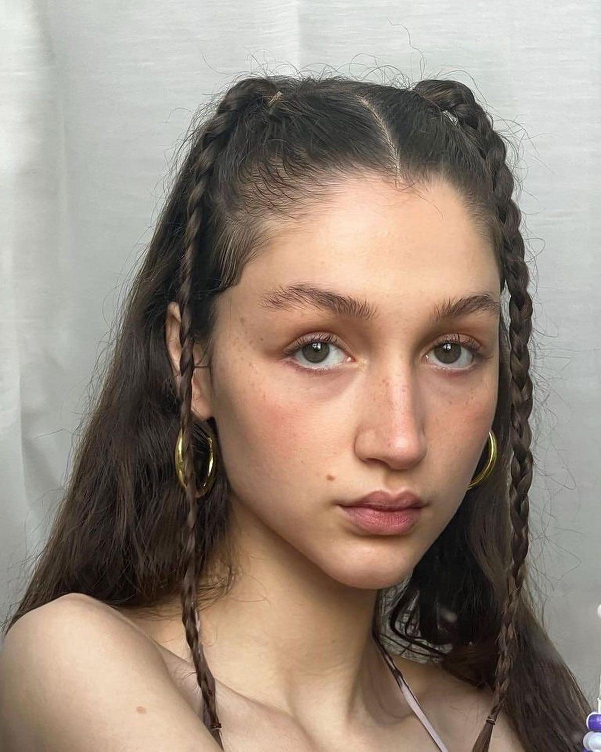 요즘 머리 땋는 게 대세🫰💗 이미지3