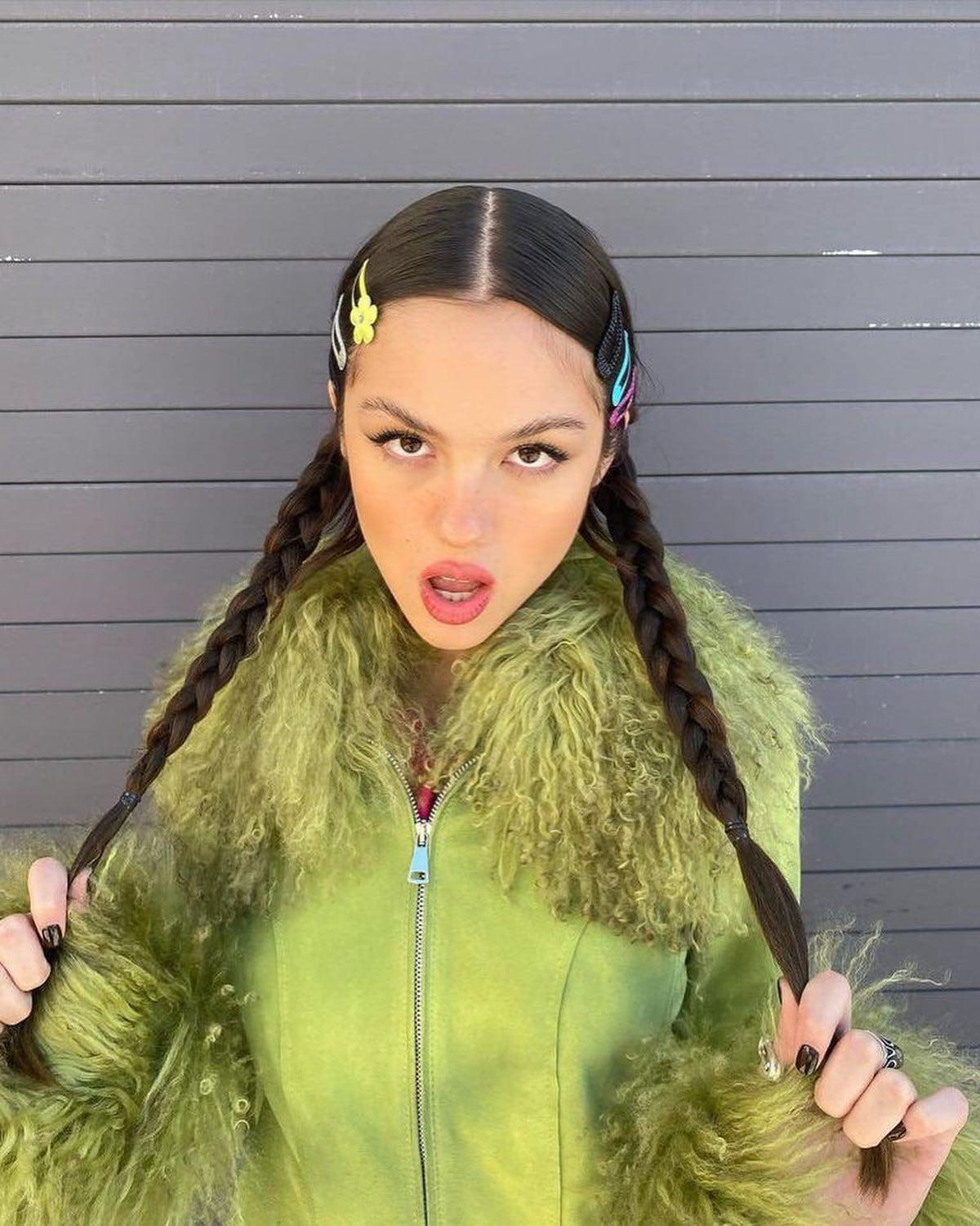 요즘 머리 땋는 게 대세🫰💗 이미지5