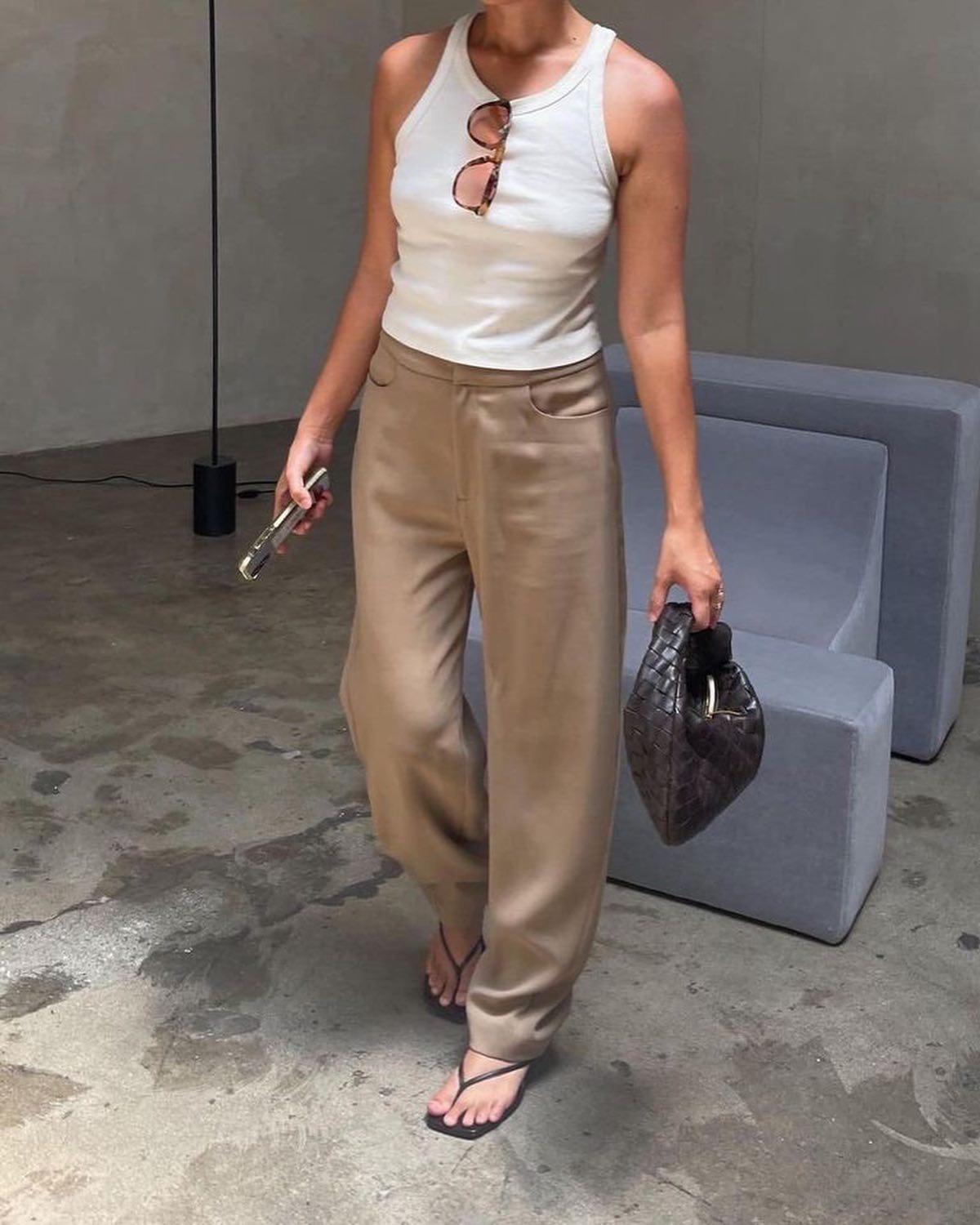 데일리로는 미니멀룩 못이겨🫰🤍 이미지6