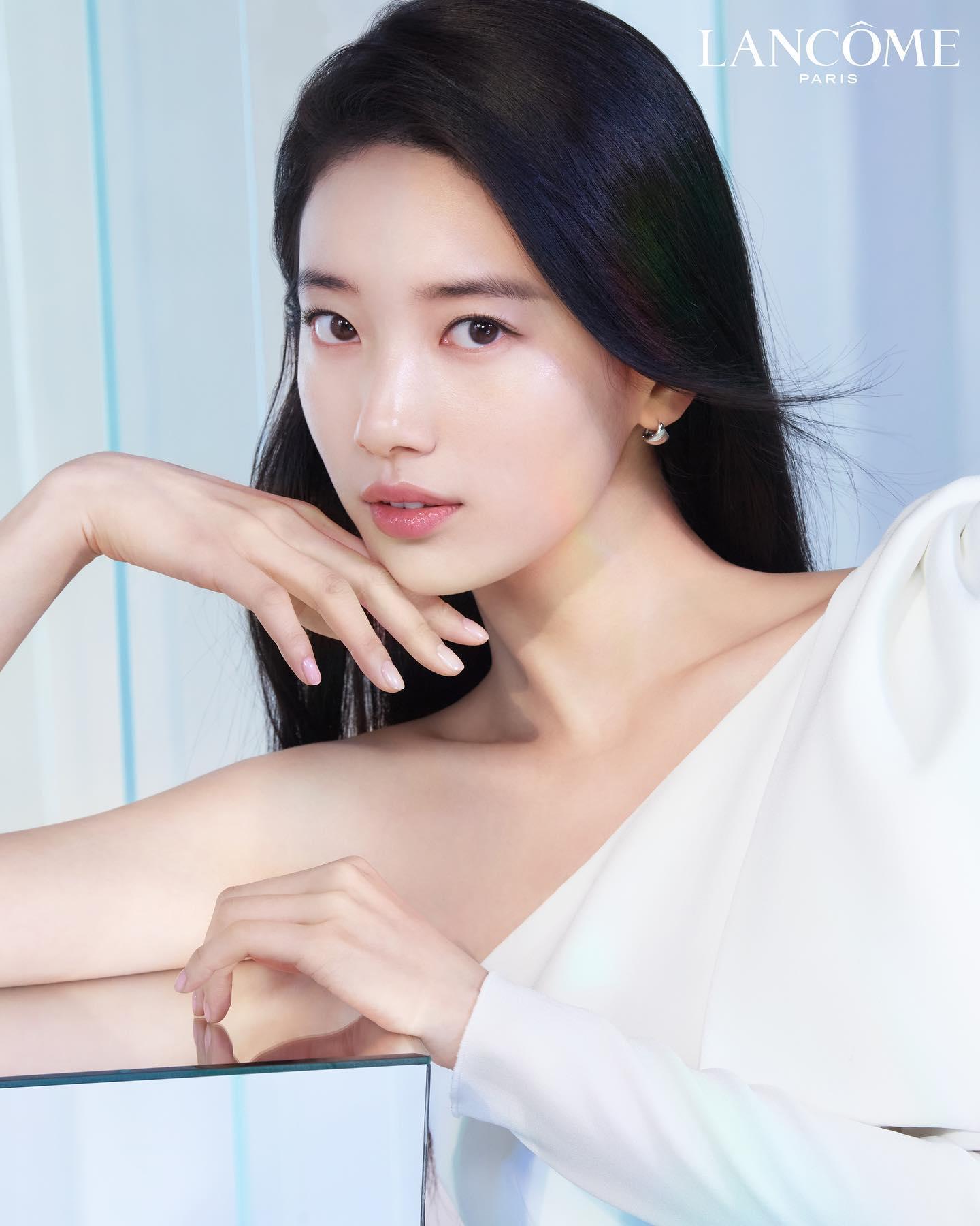 수지언니 투명 피부🤍💙@부러워 이미지"