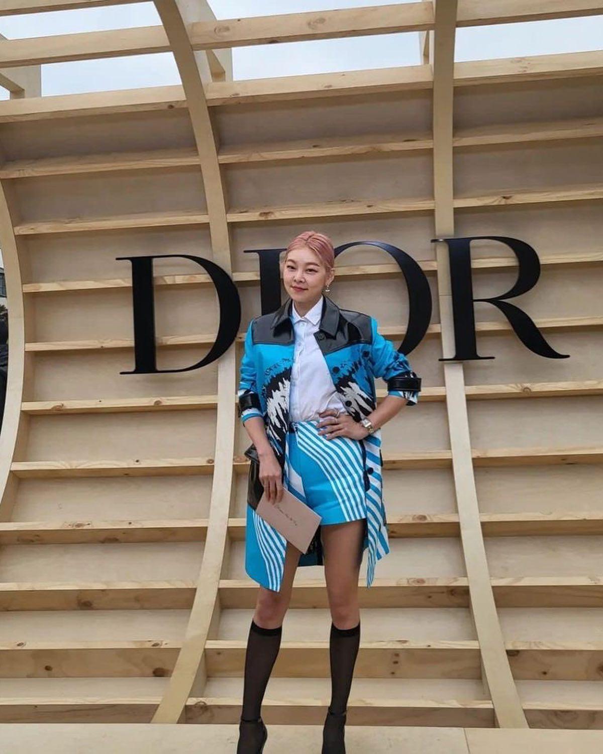 디올 패션쇼 등장한 언니들 패션👯♀️ 이미지7