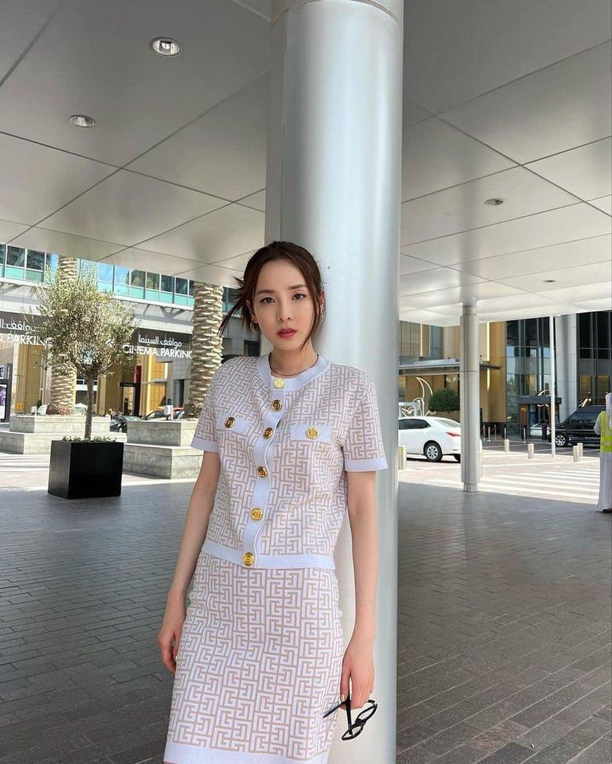 독보적 패션@다라언니 일상🔥🖤 이미지3