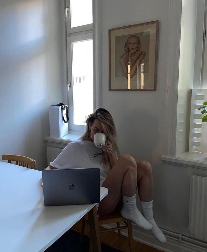 흰티만 입어도 이뻐🕊🤍 이미지4