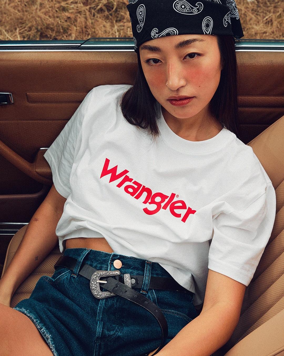 봄에는 데님+티셔츠👖❤️요렇게⠀ 이미지"