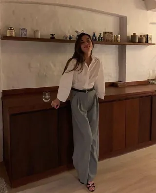 무심한 셔츠핏의 프렌치시크🤍 이미지