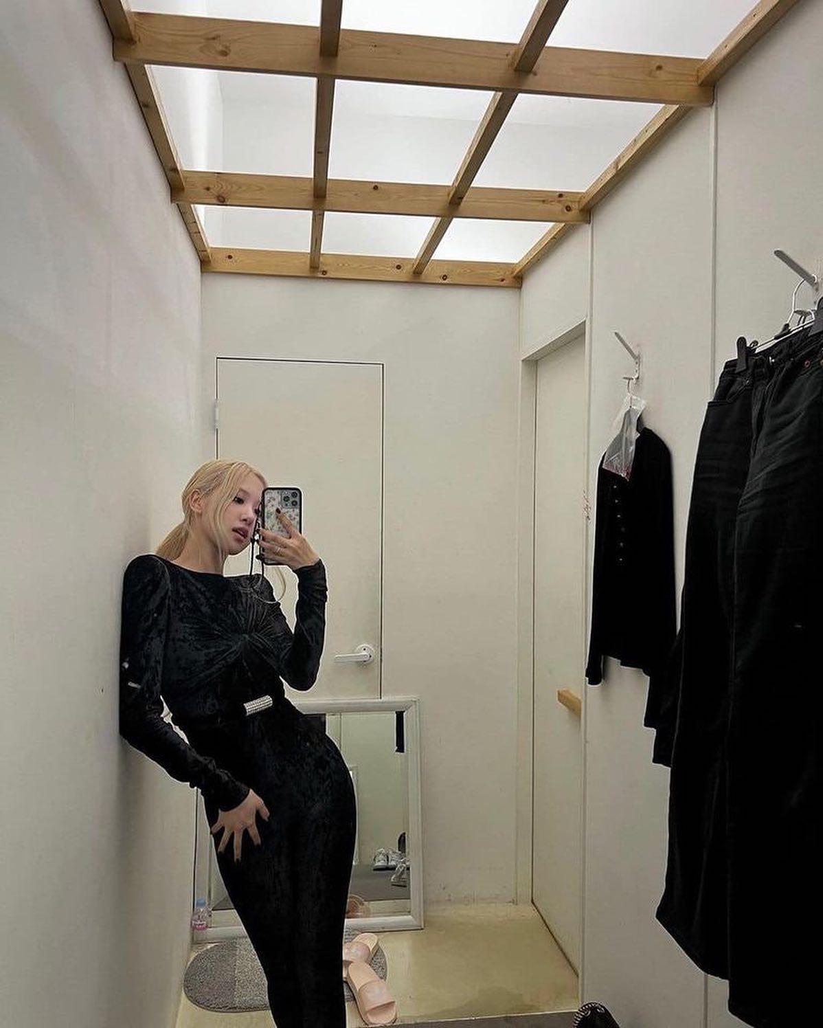넘사벽 미모 로제 데일리💓💋 이미지3