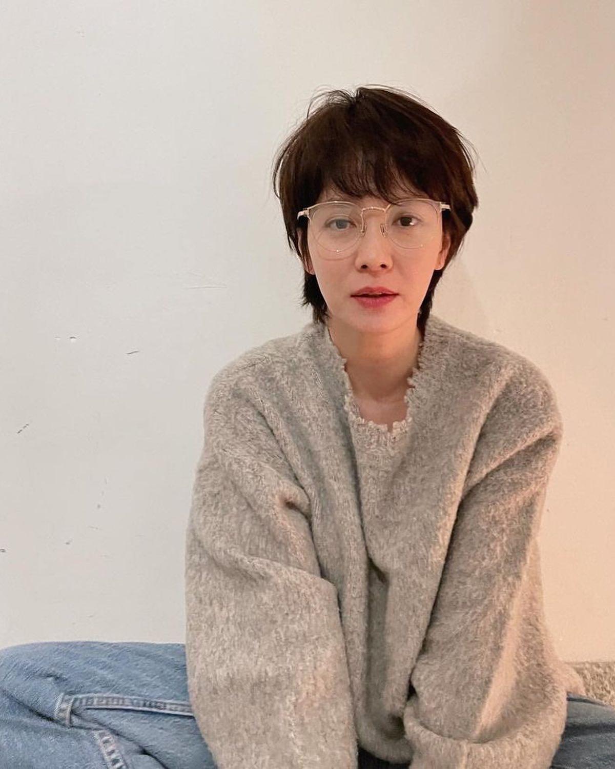 요즘 느낌있는 지효언니 델룩🧐💙 이미지1