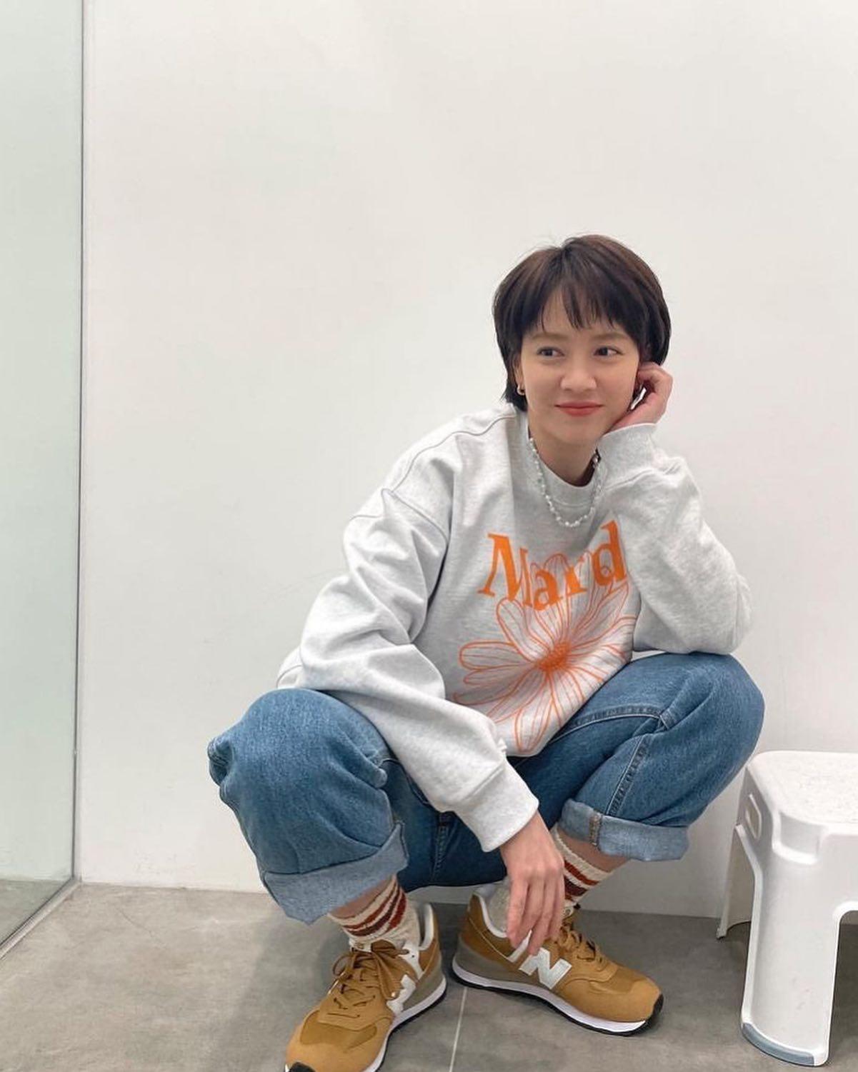 요즘 느낌있는 지효언니 델룩🧐💙 이미지3