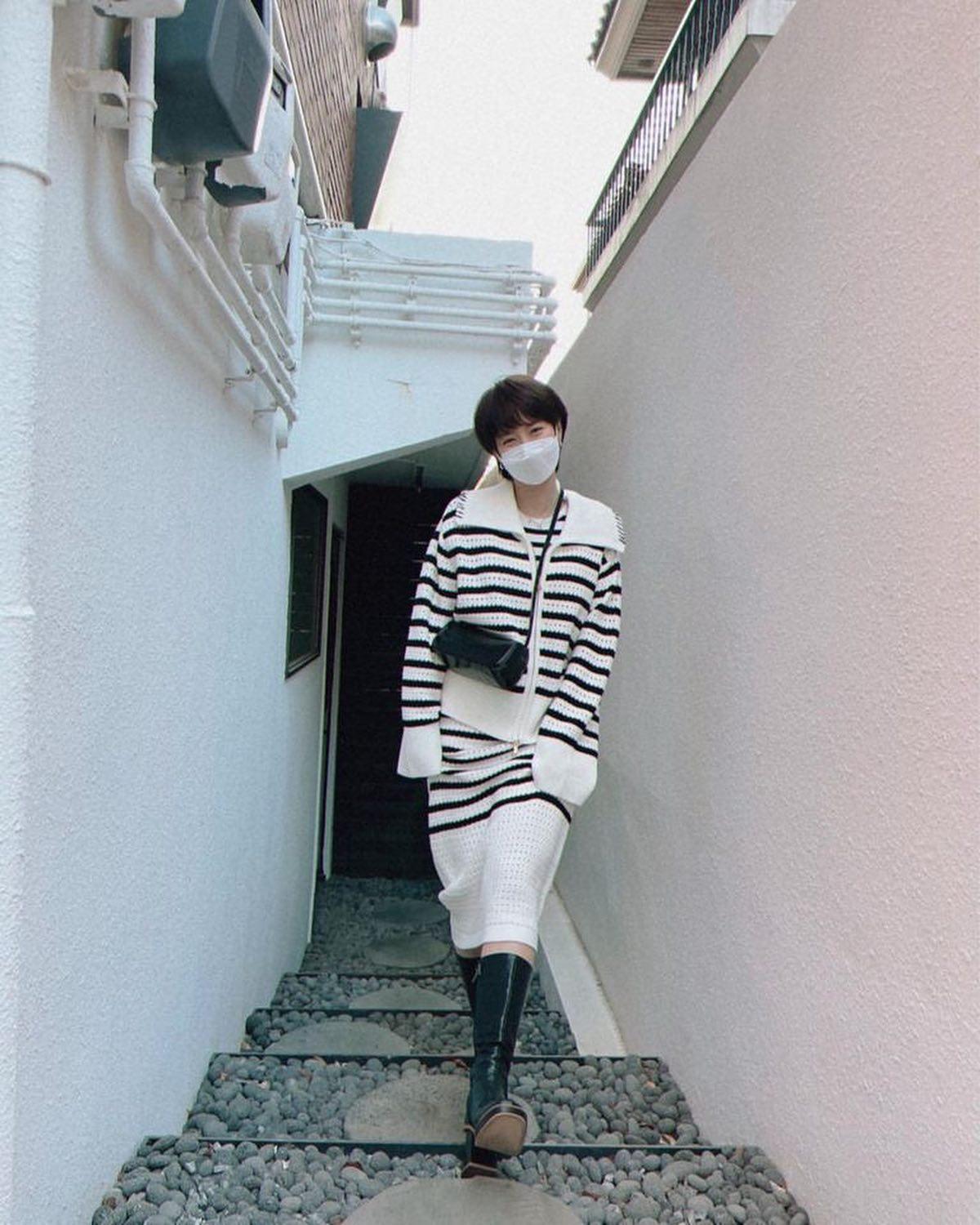 요즘 느낌있는 지효언니 델룩🧐💙 이미지6