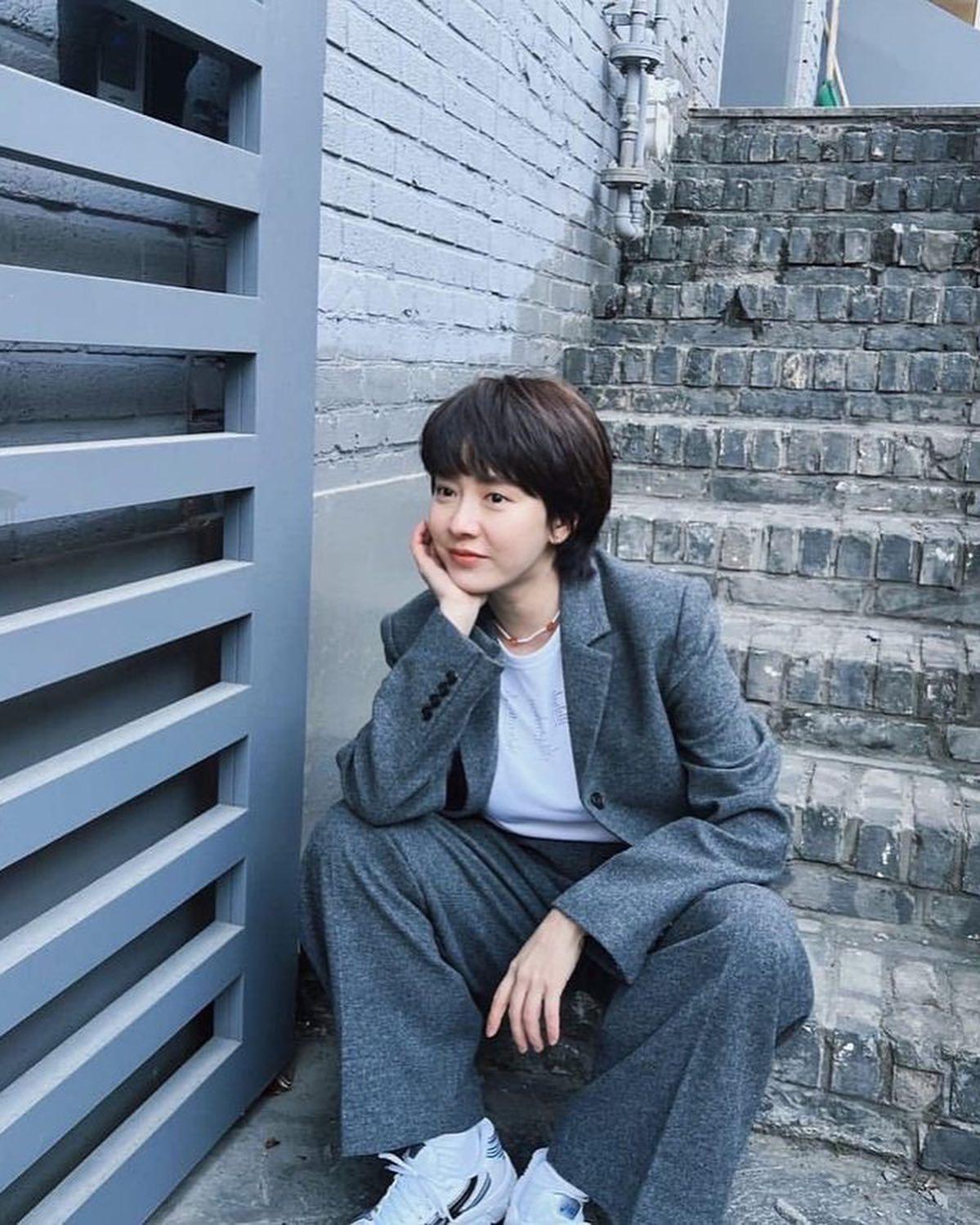 요즘 느낌있는 지효언니 델룩🧐💙 이미지7