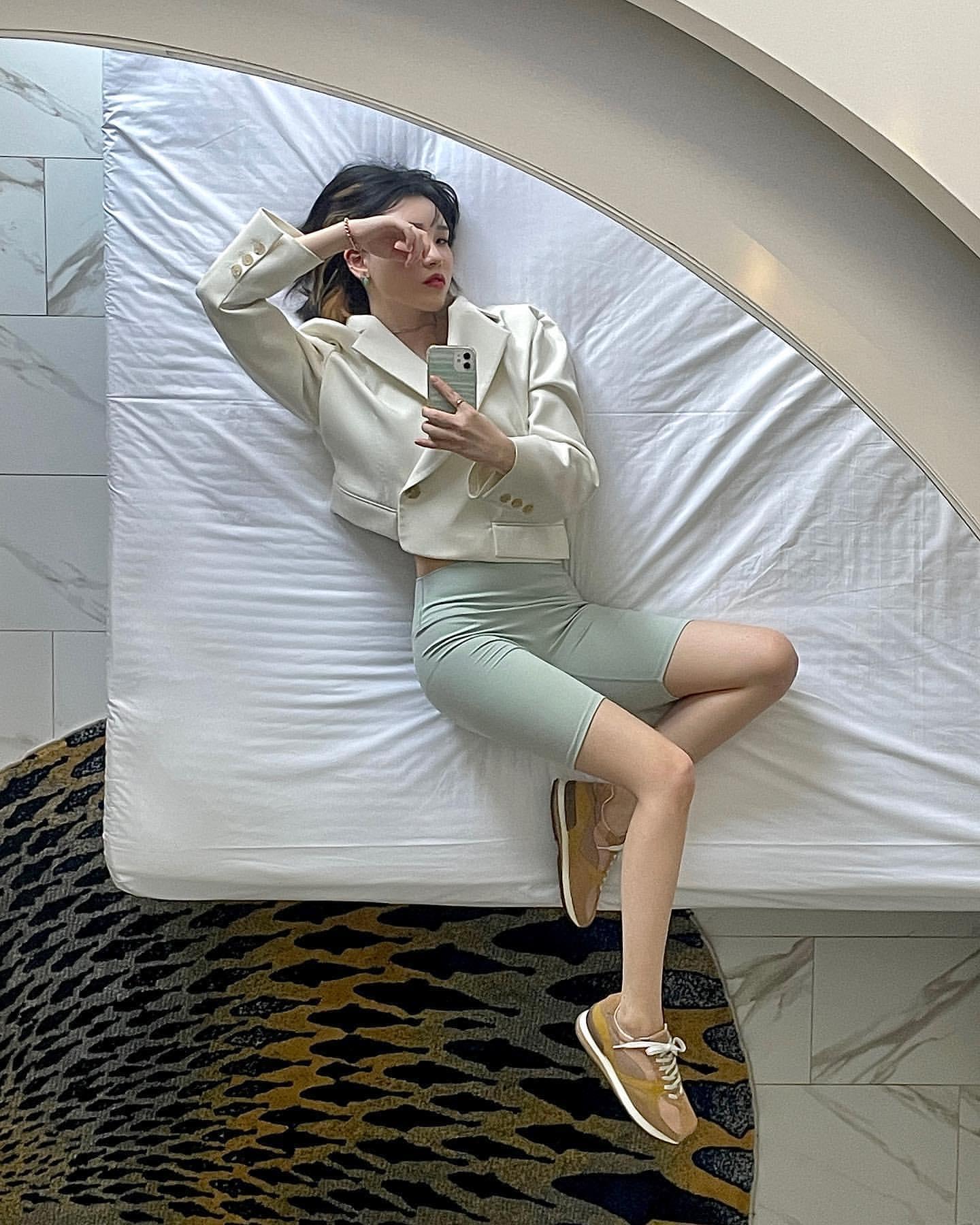 참고하기 좋은👟👗@스니커즈룩
깔끔하고 예쁜 코디템 피스/필드 시리즈😎🤍언다이드룸 #광고 이미지9