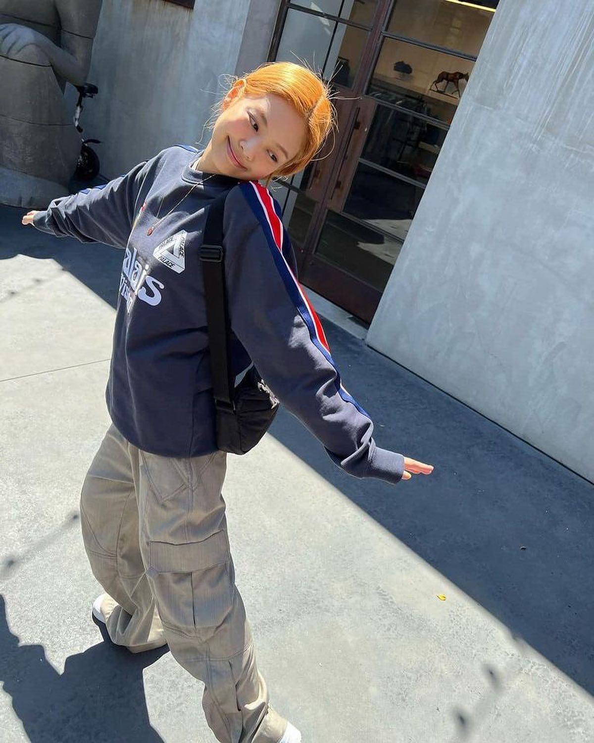 제니의 러블리힙 패션@참고🍊💙 이미지"