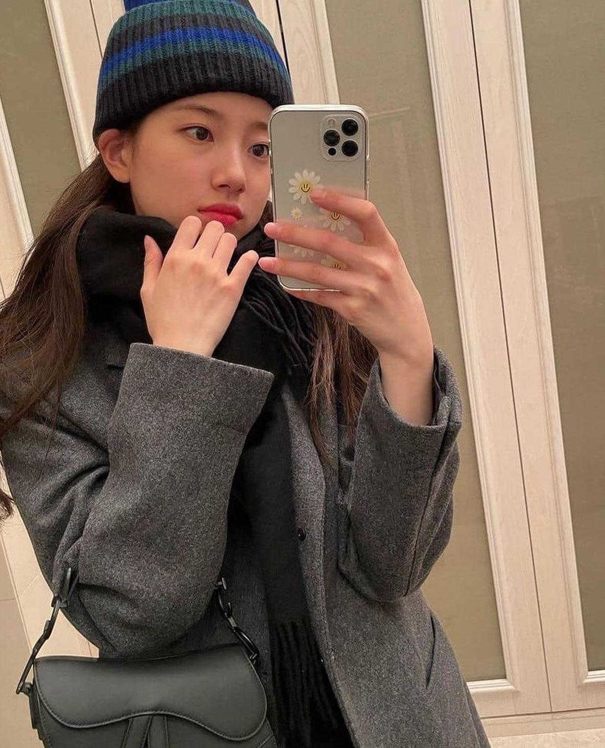 수지의 디올 새들백👜🖤 이미지7