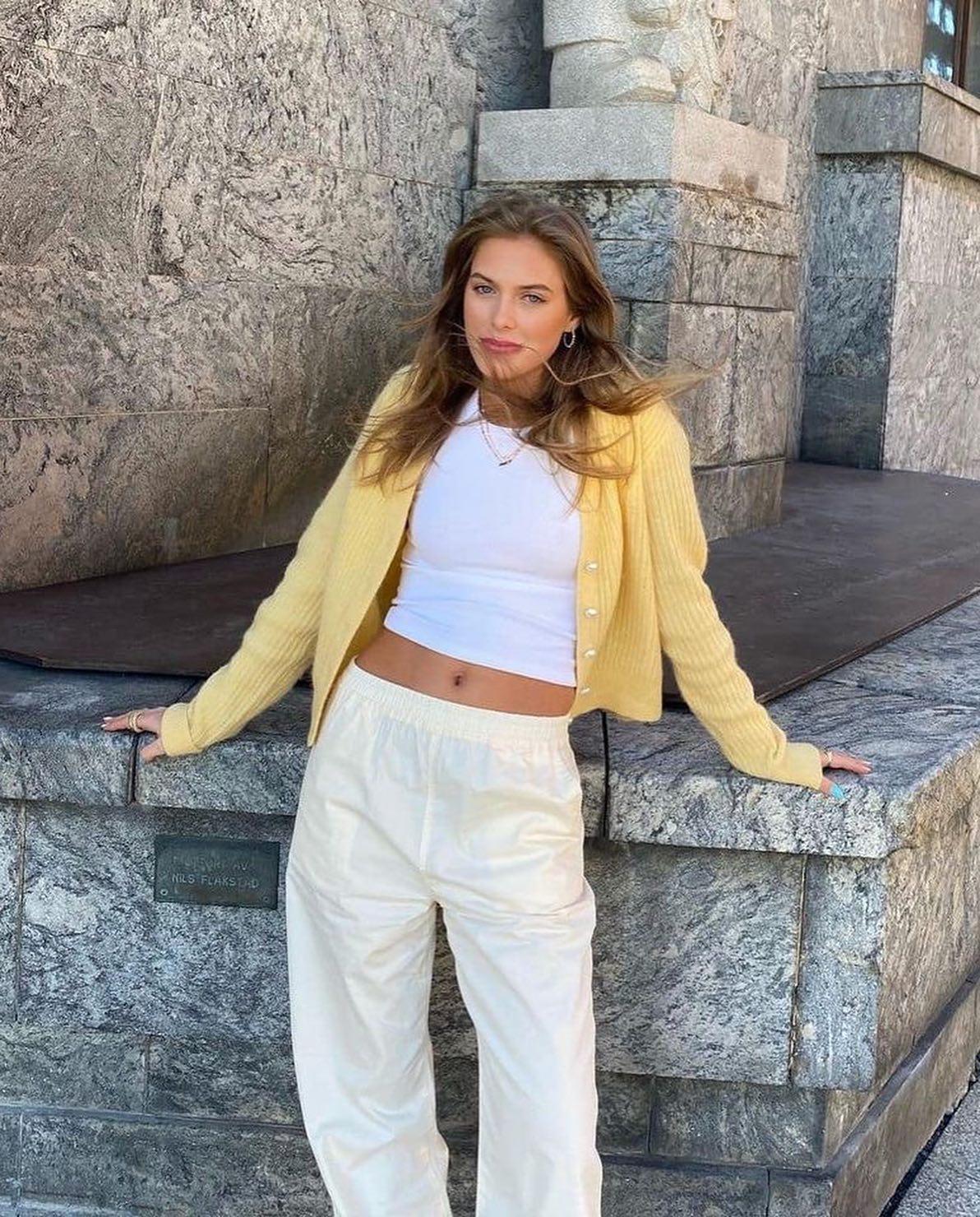 가디건으로 미니멀룩 완성➿🖤 이미지3