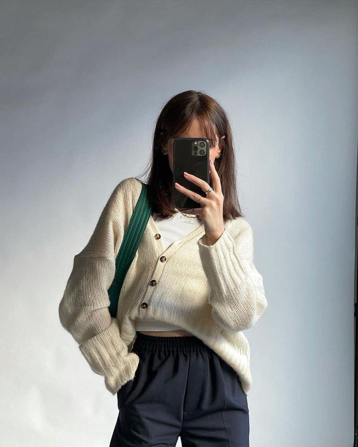 가디건으로 미니멀룩 완성➿🖤 이미지4