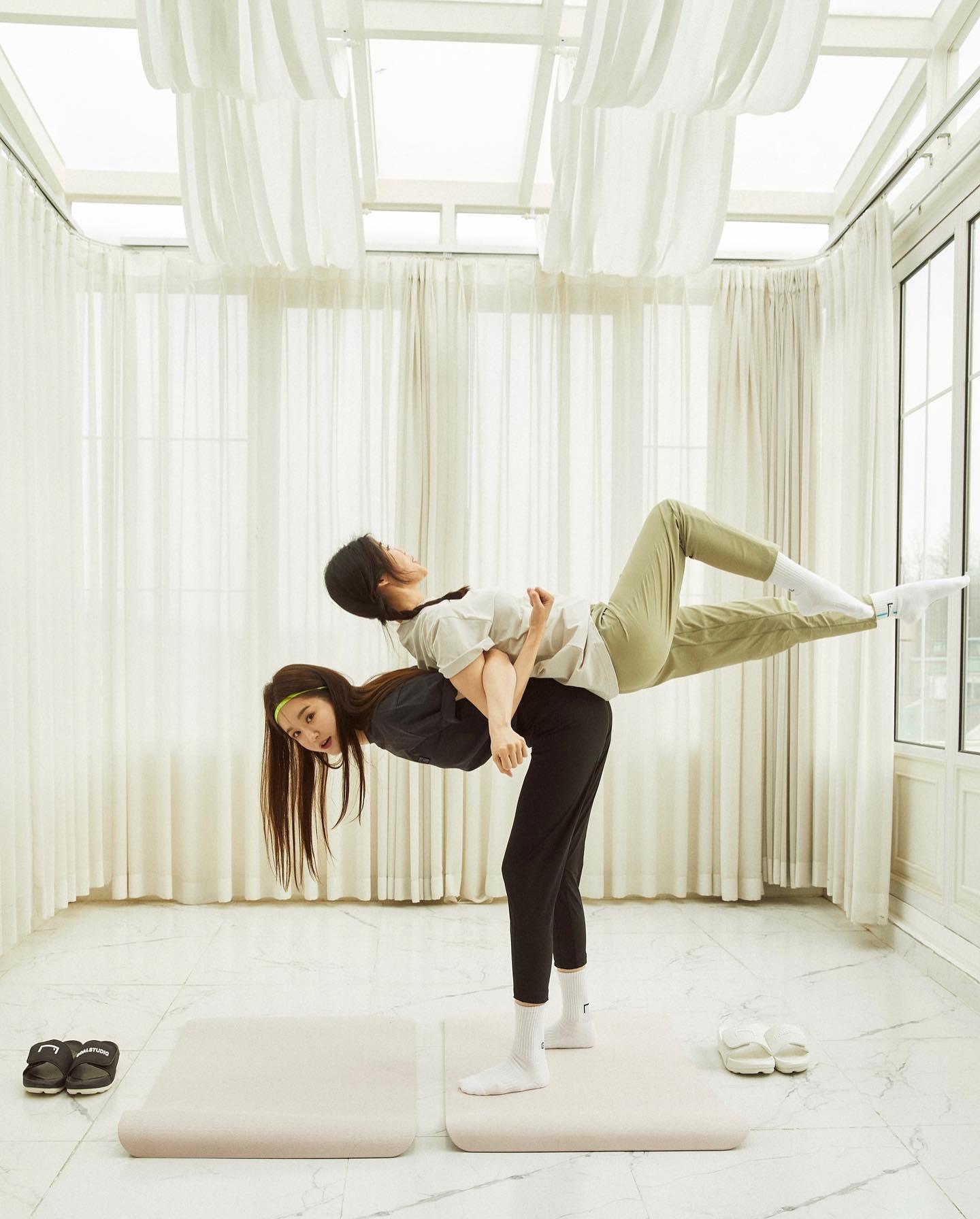 언니들처럼💖🖤@시밀러셋업?!
골스튜디오 x 다비치🙋🏻♀️🙋🏻♀️예쁜 시밀러 간절기템 준비해 #광고 이미지9