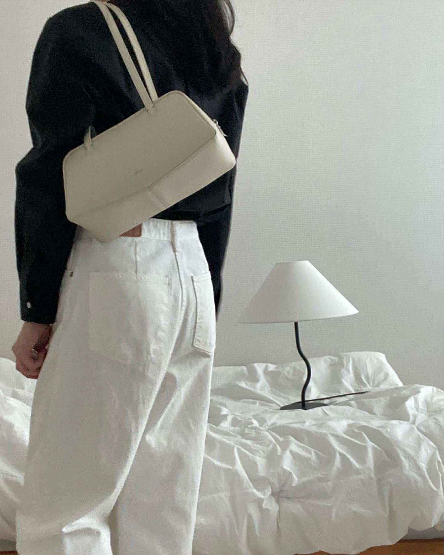 요즘 보스턴백도 미니👜🤍@참고 이미지8