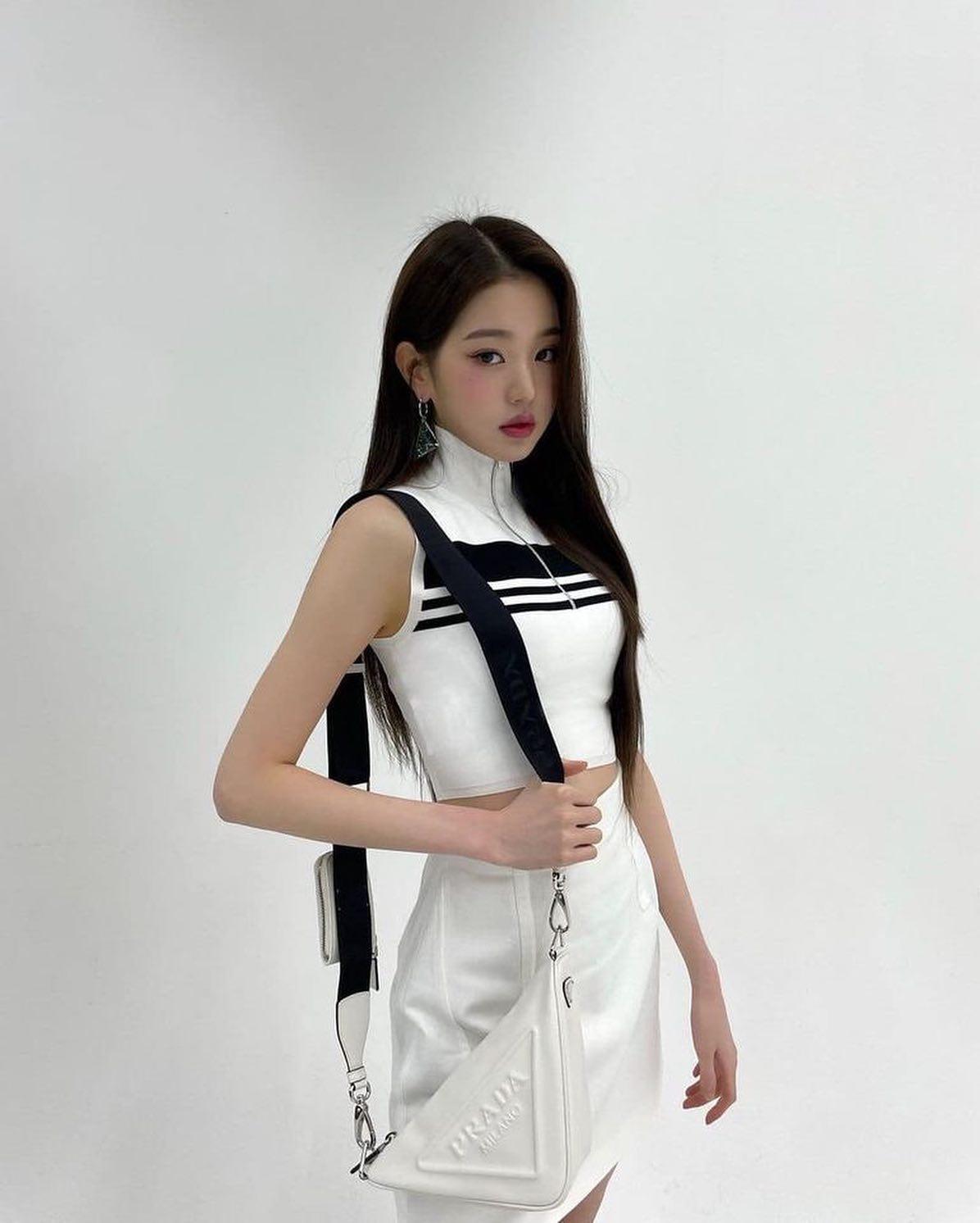 고급진 힙🔥프라다 트라이앵글백 이미지1