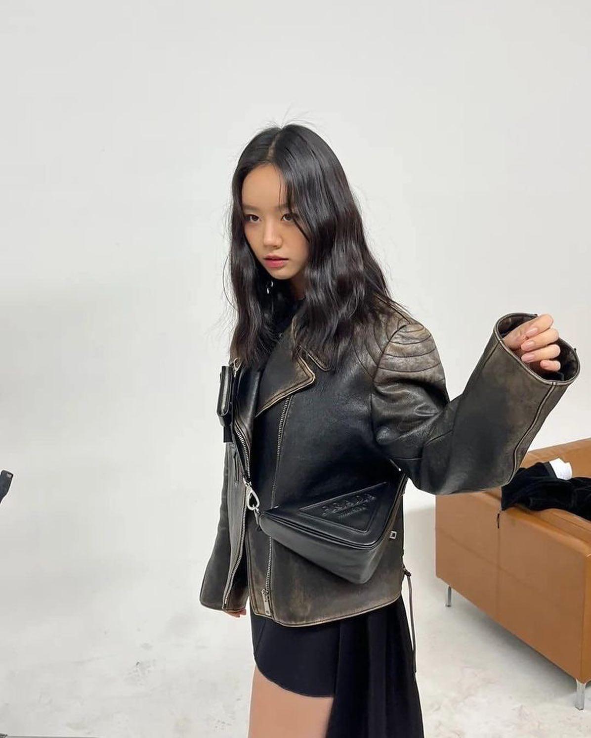 고급진 힙🔥프라다 트라이앵글백 이미지3