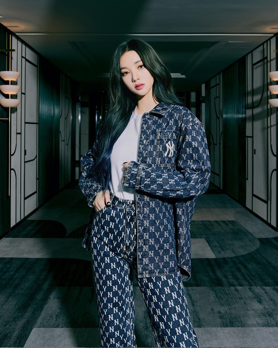 비주얼이 어나더레벨🔮💜⠀
MLB 모노그램 컬렉션 x 에스파 @찢었다🔥💗 #광고 이미지3