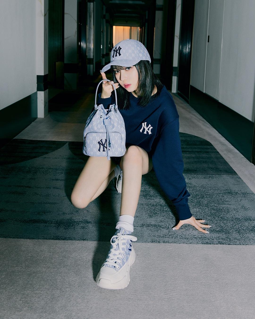 비주얼이 어나더레벨🔮💜⠀
MLB 모노그램 컬렉션 x 에스파 @찢었다🔥💗 #광고 이미지4