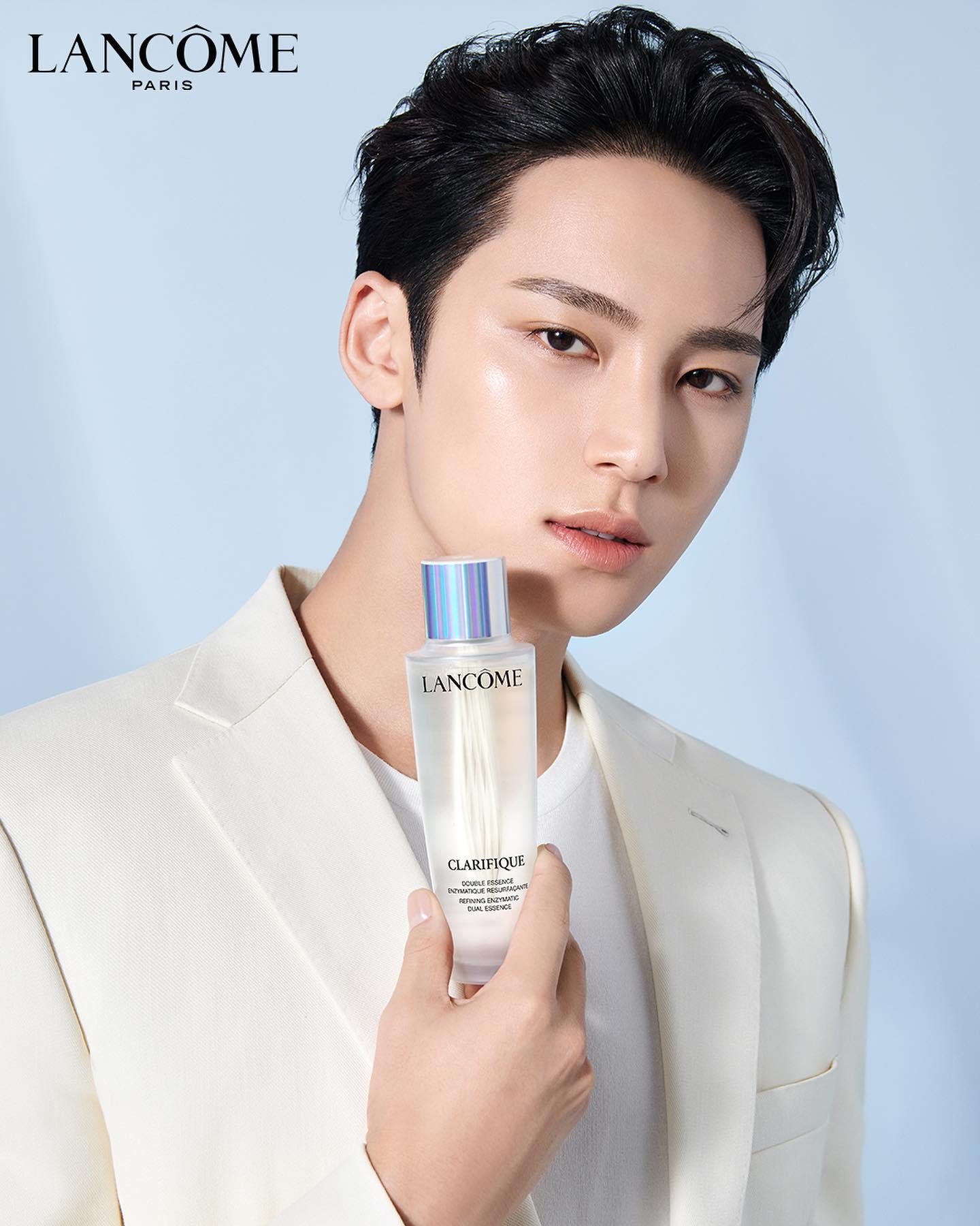 빛나는 조각 비주얼🤍세븐틴 민규⁣
맑고 투명한 피부 따라해💙랑콤 클라리피끄 듀얼 에센스 #광고 이미지3