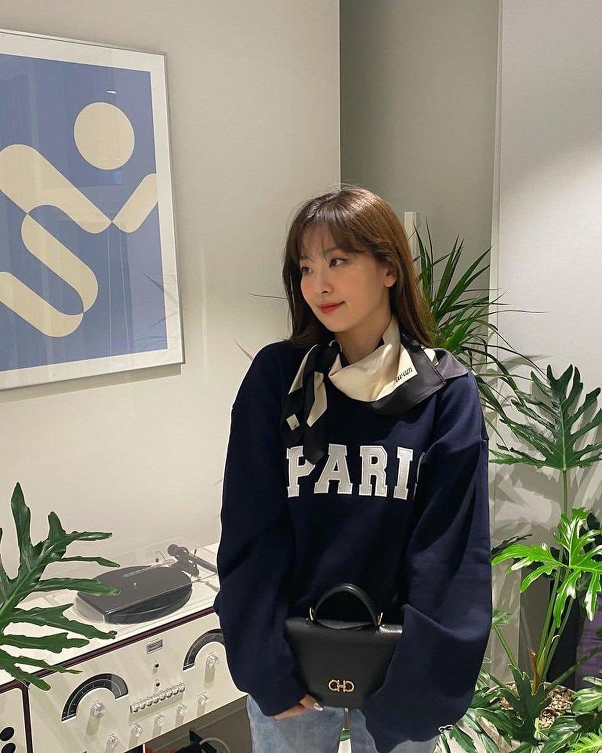 스카프로 다양하게 스타일링❣️ 이미지3