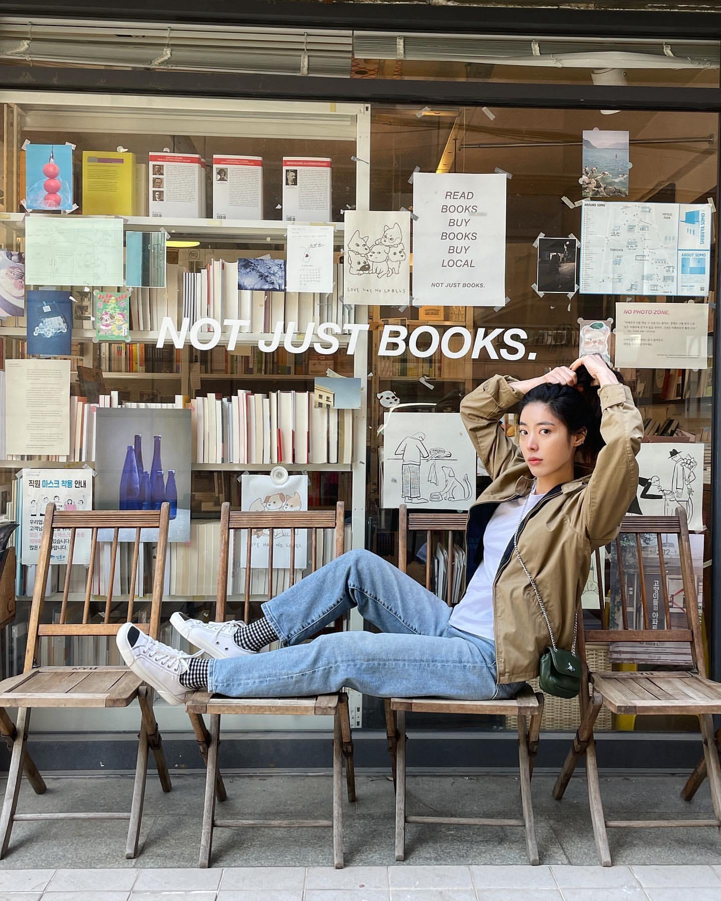 요즘 핫한 발끝 포인트🤍🖤운동화
언다이드룸 스니커즈😎🔥스퀘어토 @추가해 #광고 이미지5