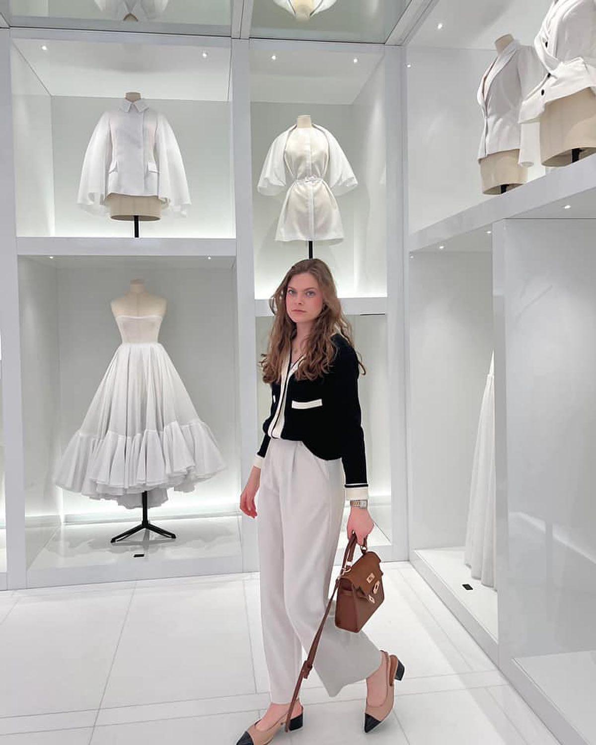 요즘 파리지앵 포토존🇫🇷디올 파리 이미지2