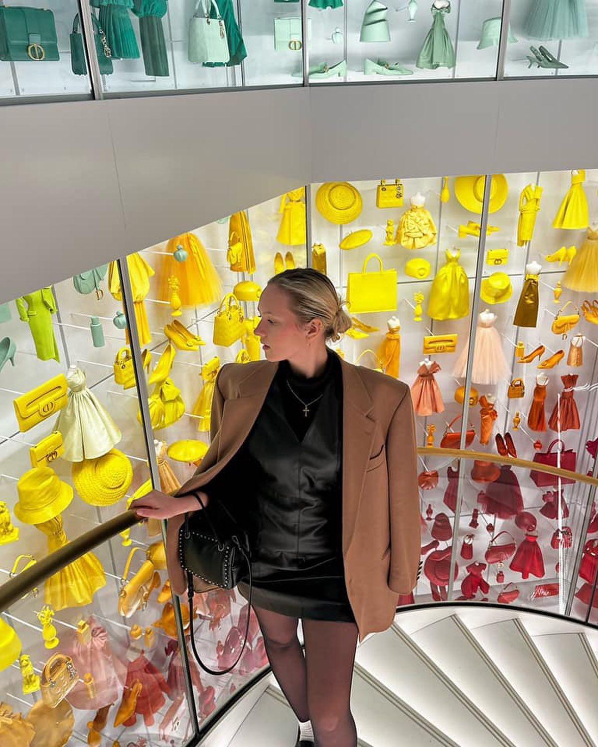 요즘 파리지앵 포토존🇫🇷디올 파리 이미지4