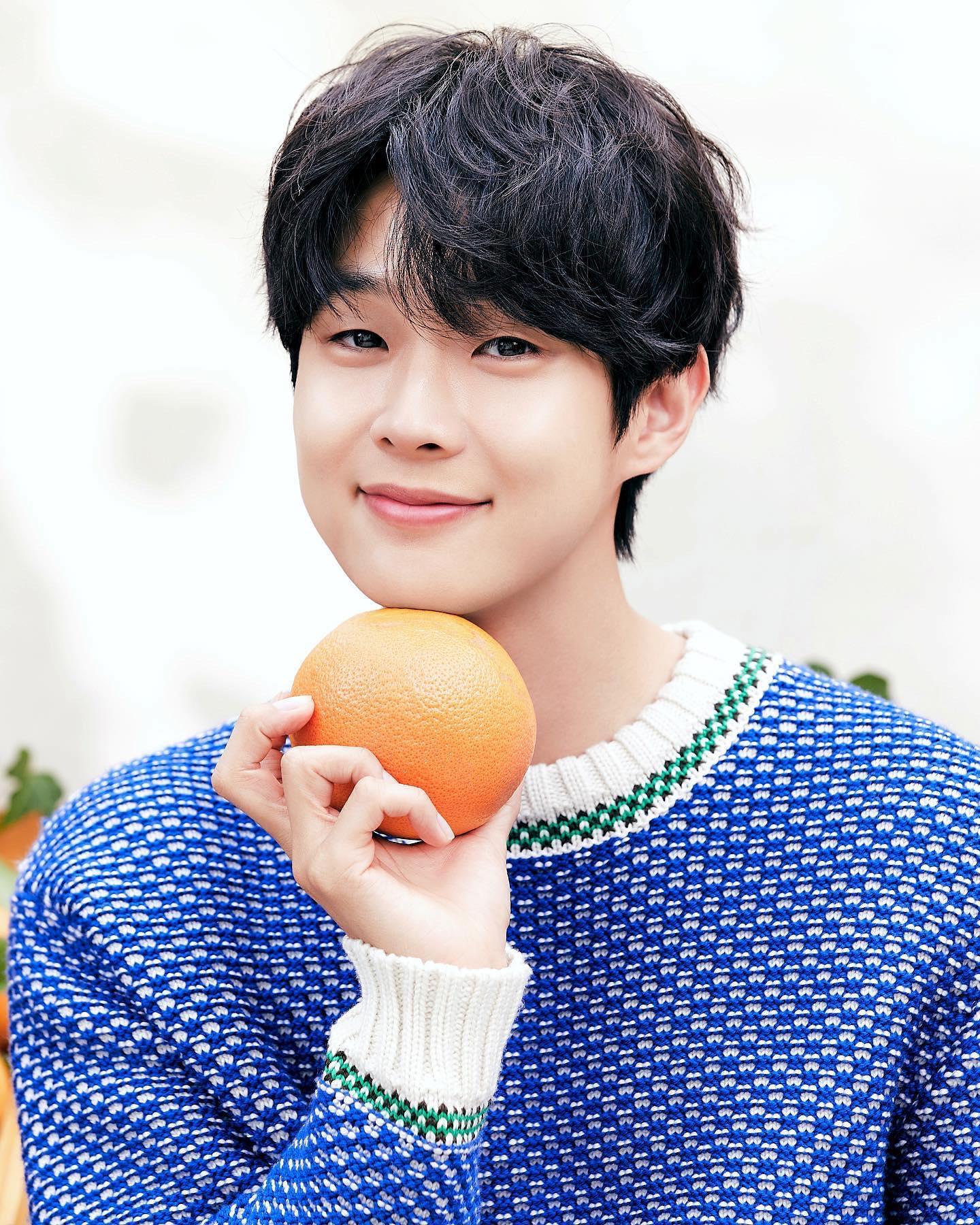 최우식 x 프레쉬 헤스페리데스 ✨
싱그러운 자몽 향 가득 🧡🤍 @봄, 여름 향수로 딱! #광고 이미지2