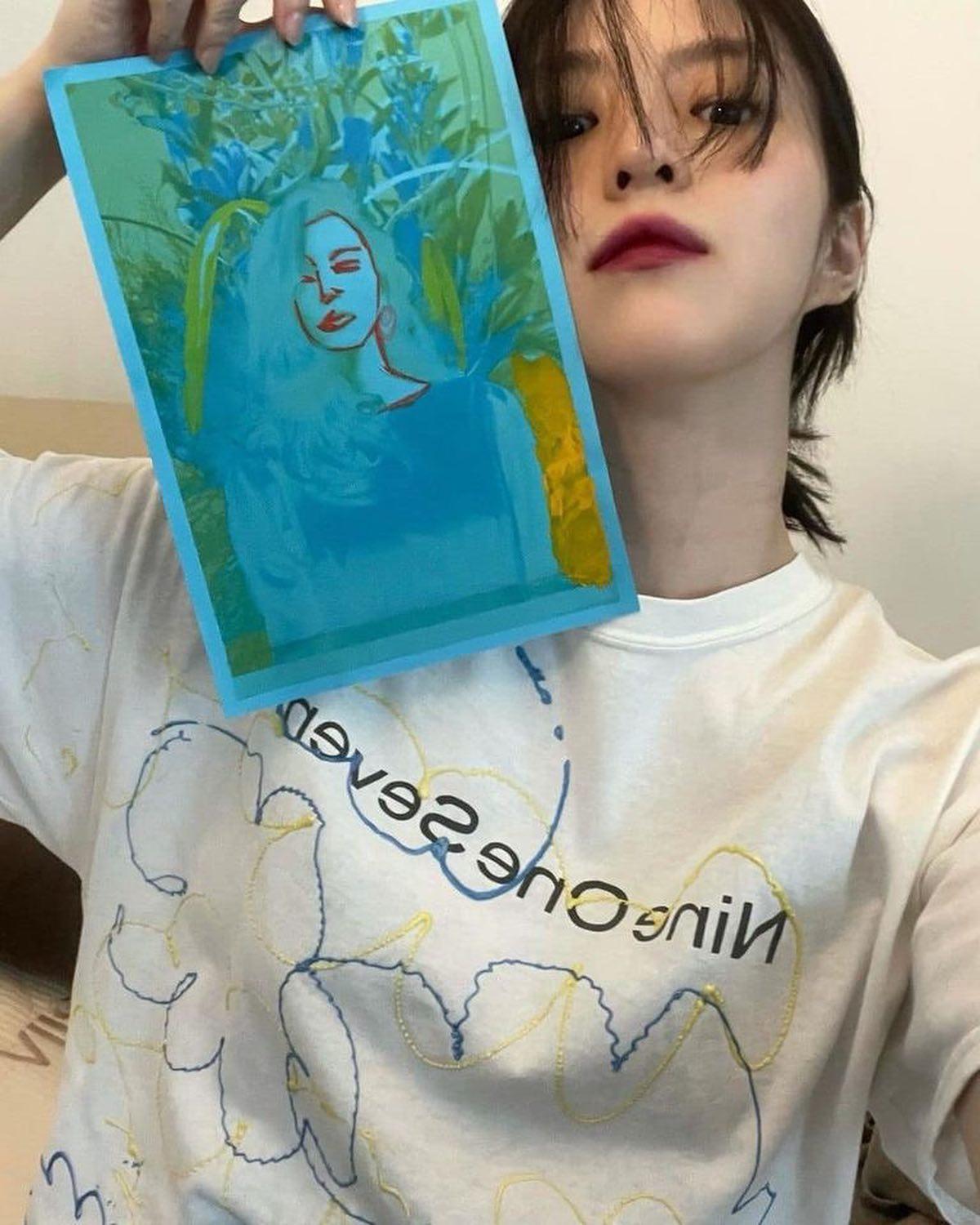 미모도 성격도 매력터져💙한소희 이미지