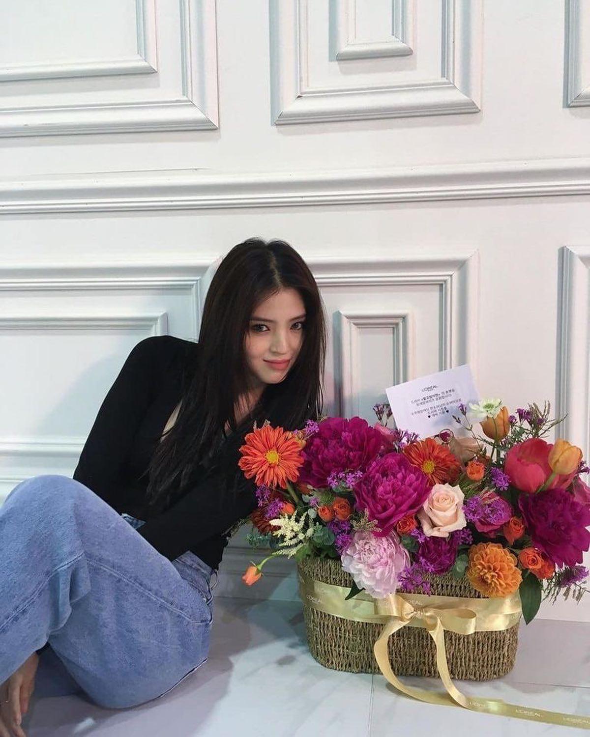 미모도 성격도 매력터져💙한소희 이미지3