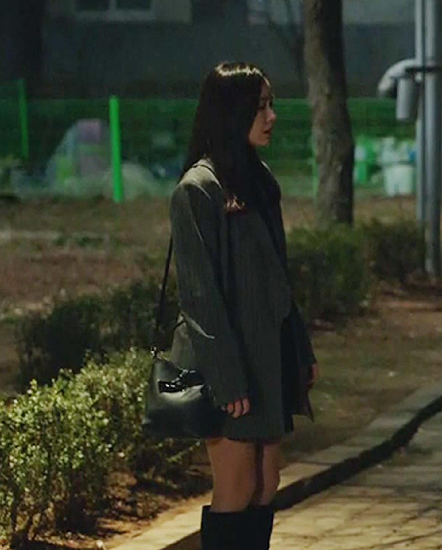 서른, 아홉 손예진🤎🖤가방코디
롱샴 로조 토트백, 로조 에센셜 버킷백 우아해👜@저장 #광고 이미지3