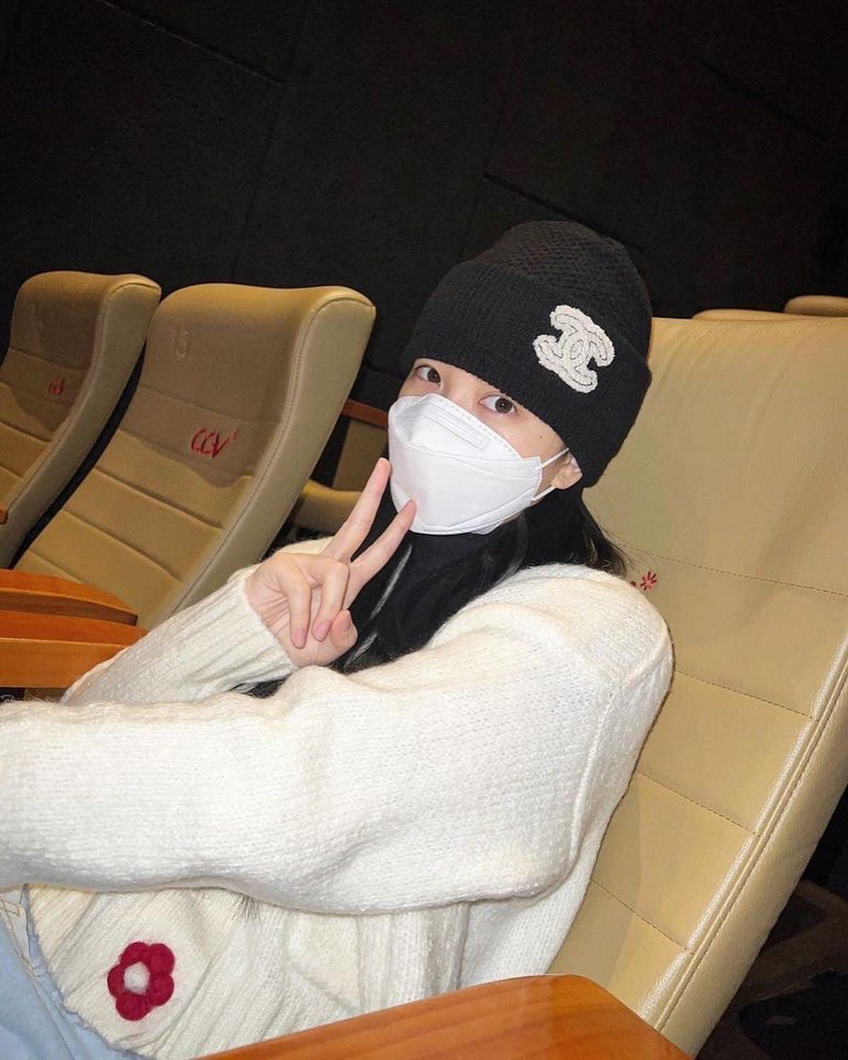 봄에도 비니 포기 못 해😝🖤 이미지7