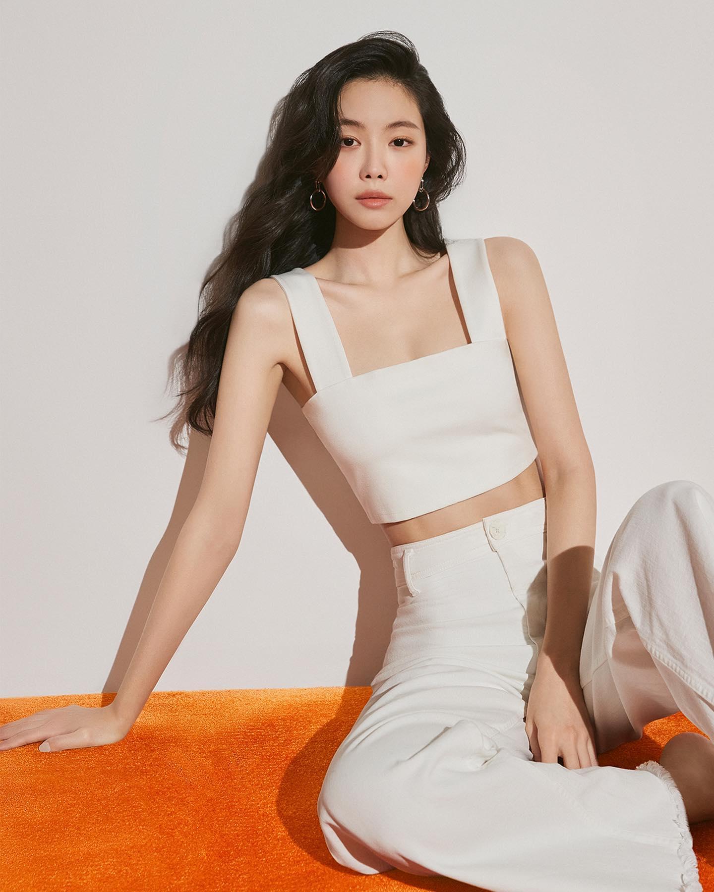 또 리즈 갱신 @나은언니🧡🤍
미모 비결 뭐야 👀 뉴트로지나 X 손나은 😘 #광고 이미지2