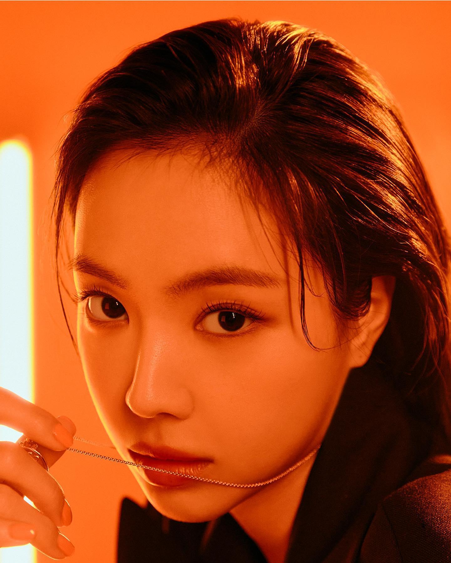 또 리즈 갱신 @나은언니🧡🤍
미모 비결 뭐야 👀 뉴트로지나 X 손나은 😘 #광고 이미지6
