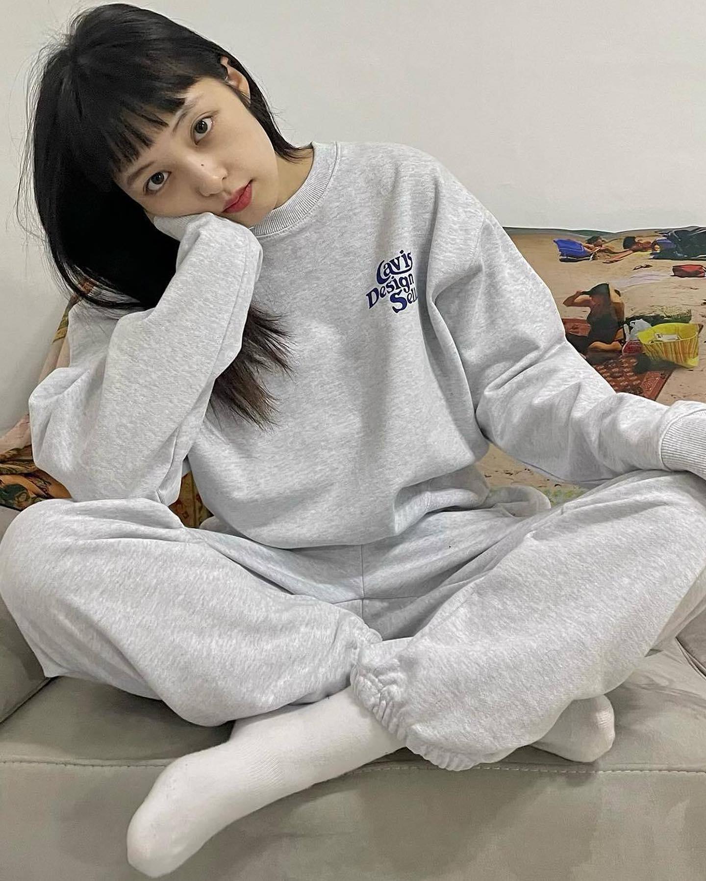 새로운 준비템💙🤍@크롭맨투맨 이미지4